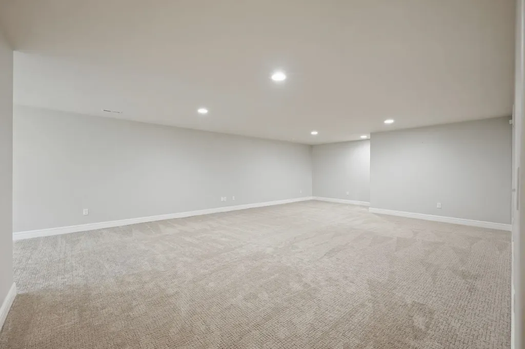 818 N Mccloud Circle Andover KS 67002
