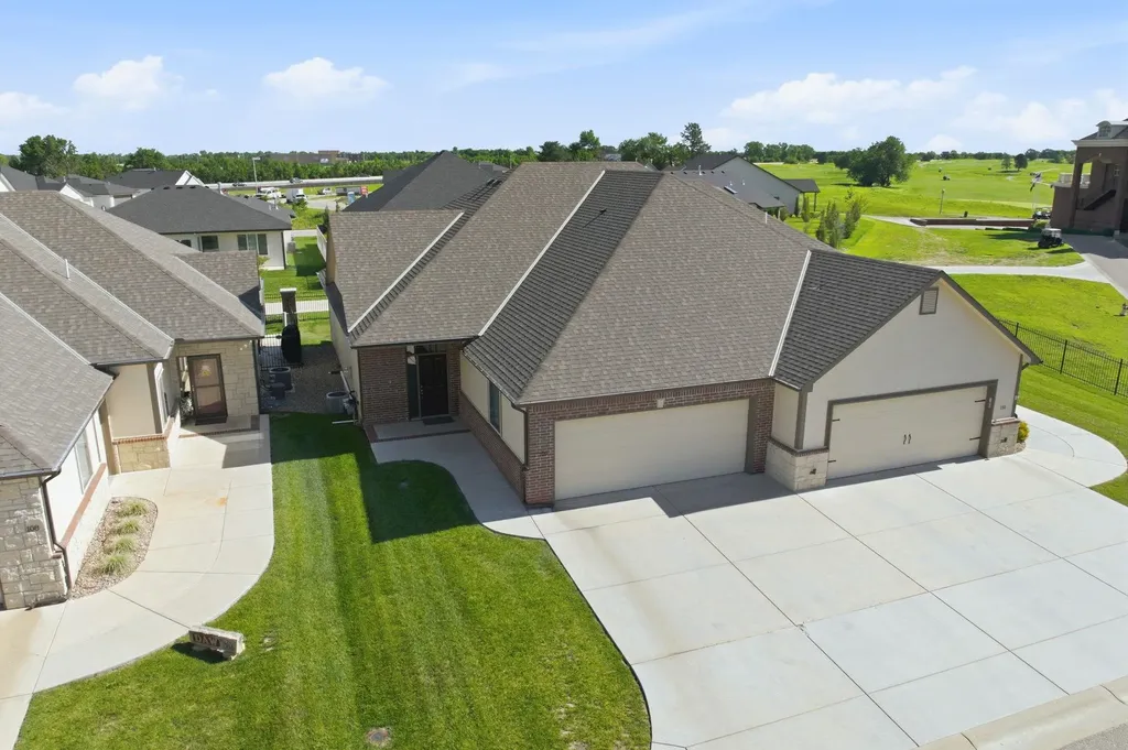 818 N Mccloud Circle Andover KS 67002