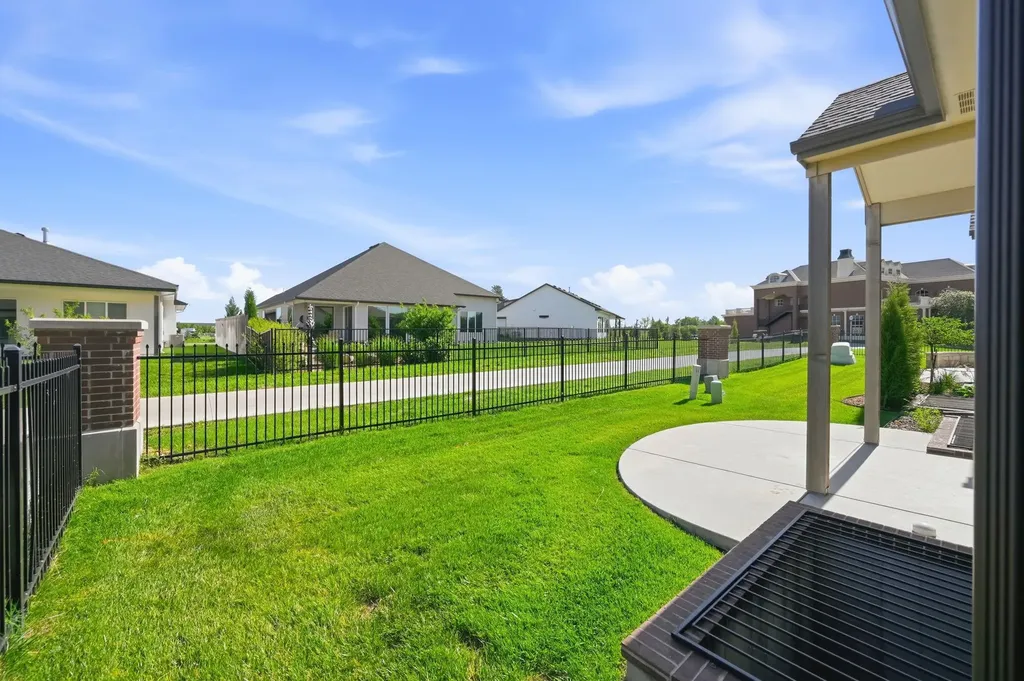 818 N Mccloud Circle Andover KS 67002