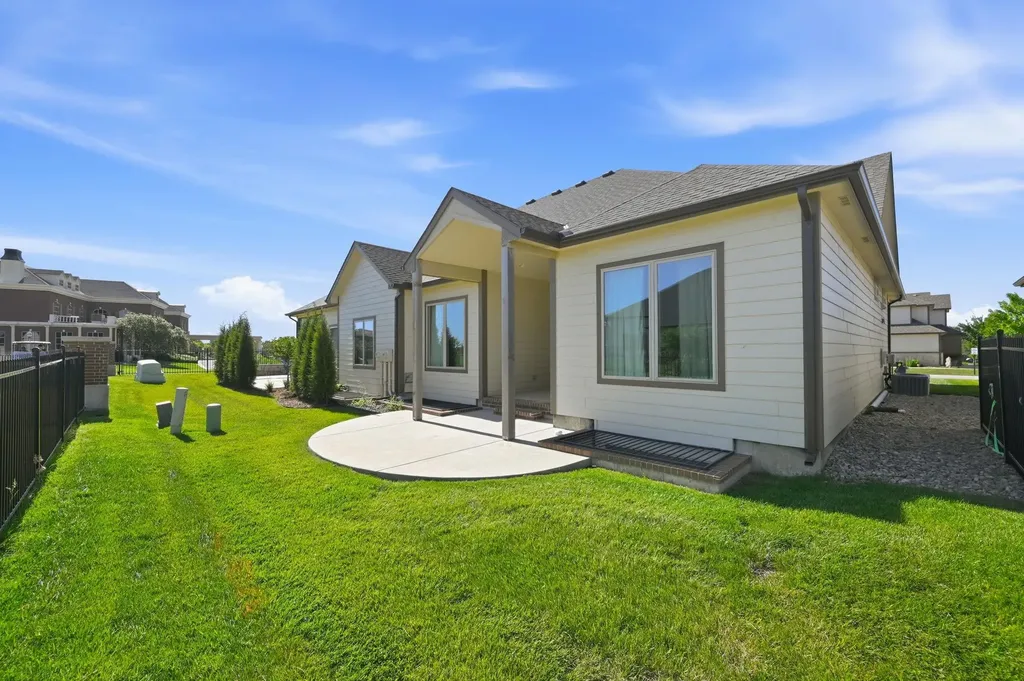 818 N Mccloud Circle Andover KS 67002