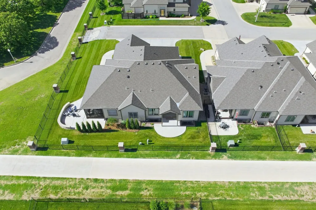 818 N Mccloud Circle Andover KS 67002
