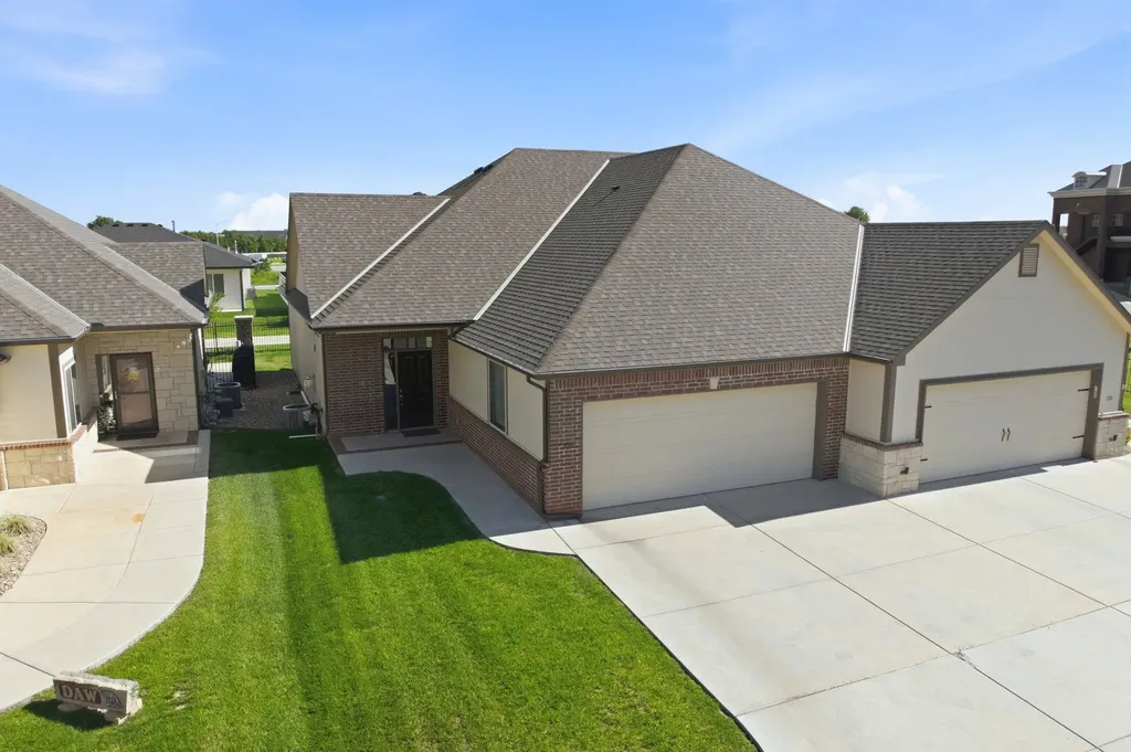 818 N Mccloud Circle Andover KS 67002