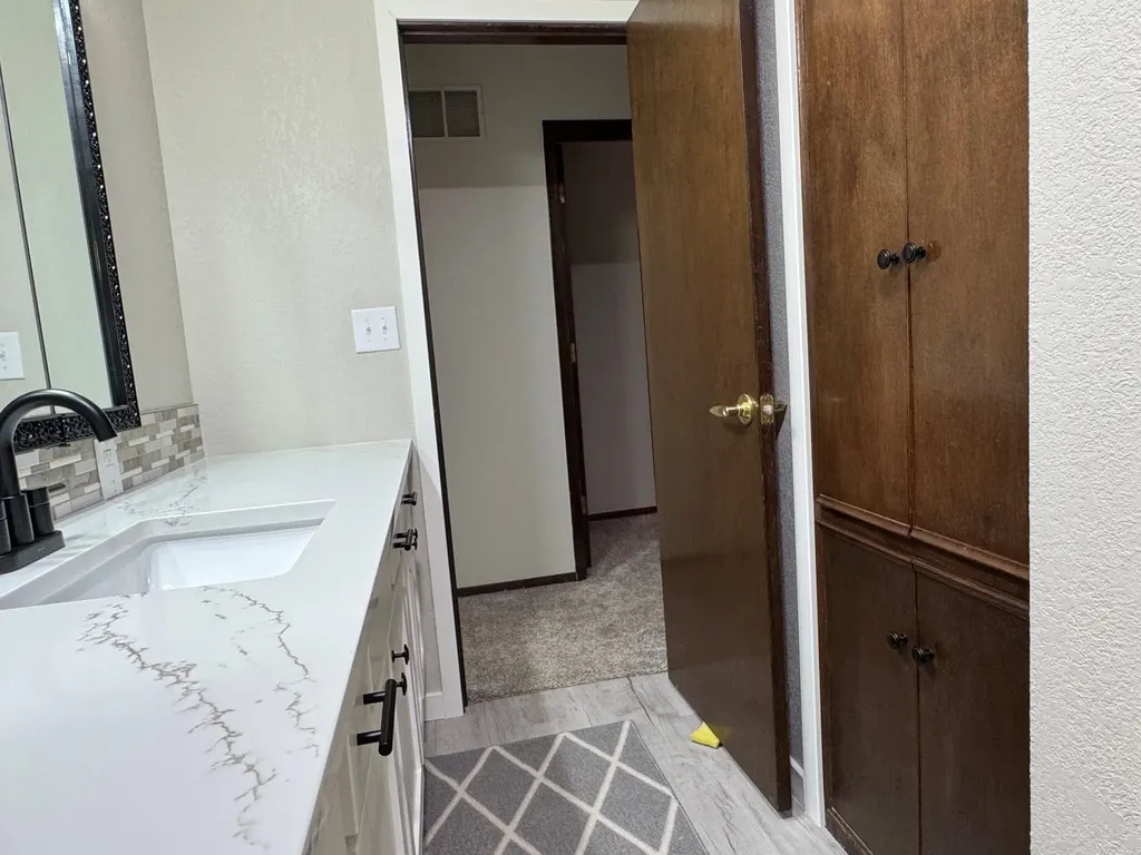 914 N Burmac Road Burrton KS 67020