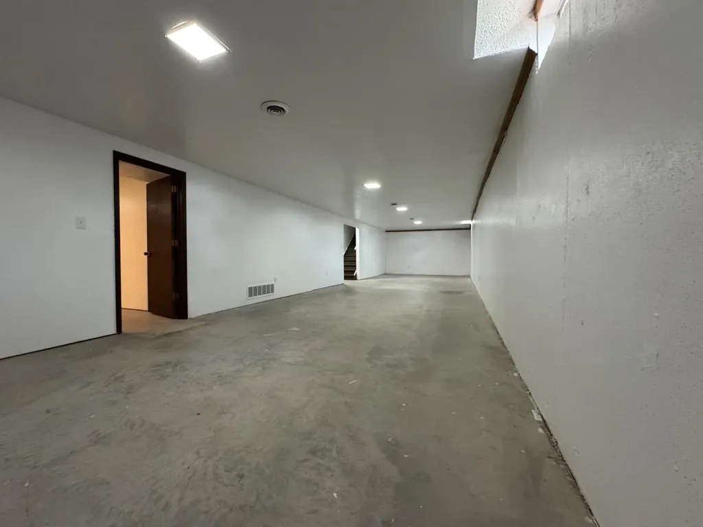 914 N Burmac Road Burrton KS 67020