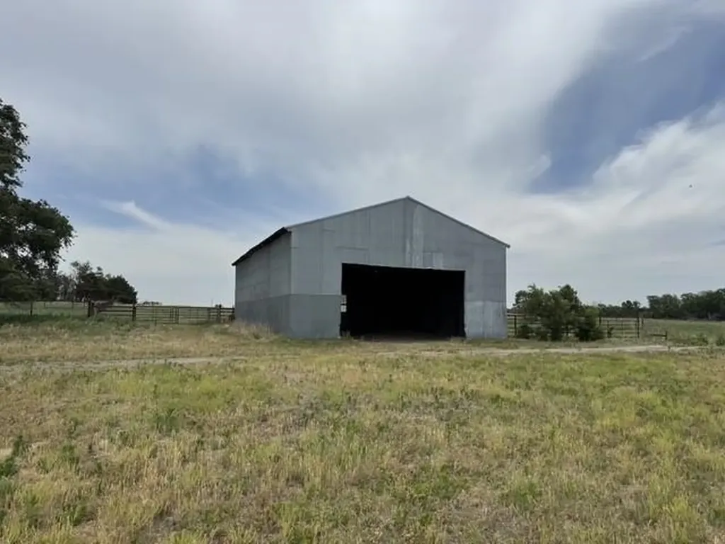 914 N Burmac Road Burrton KS 67020