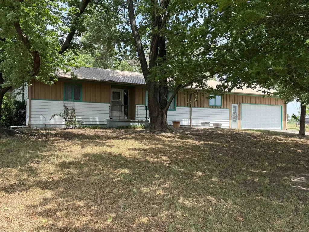 914 N Burmac Road Burrton KS 67020