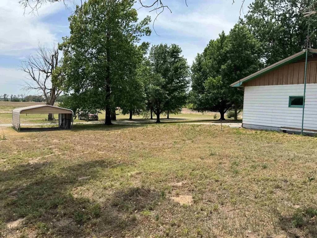 914 N Burmac Road Burrton KS 67020
