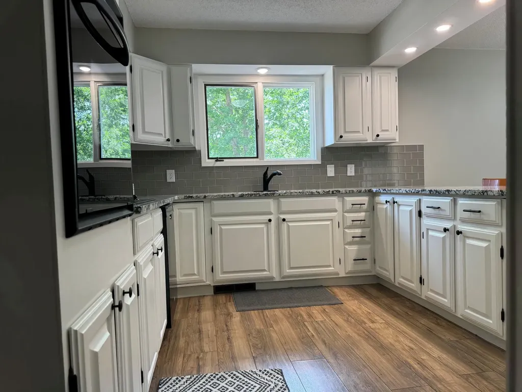 914 N Burmac Road Burrton KS 67020