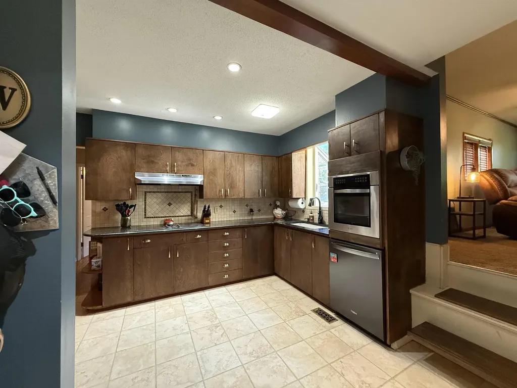 23 Crestwood Drive Arkansas City KS 67005
