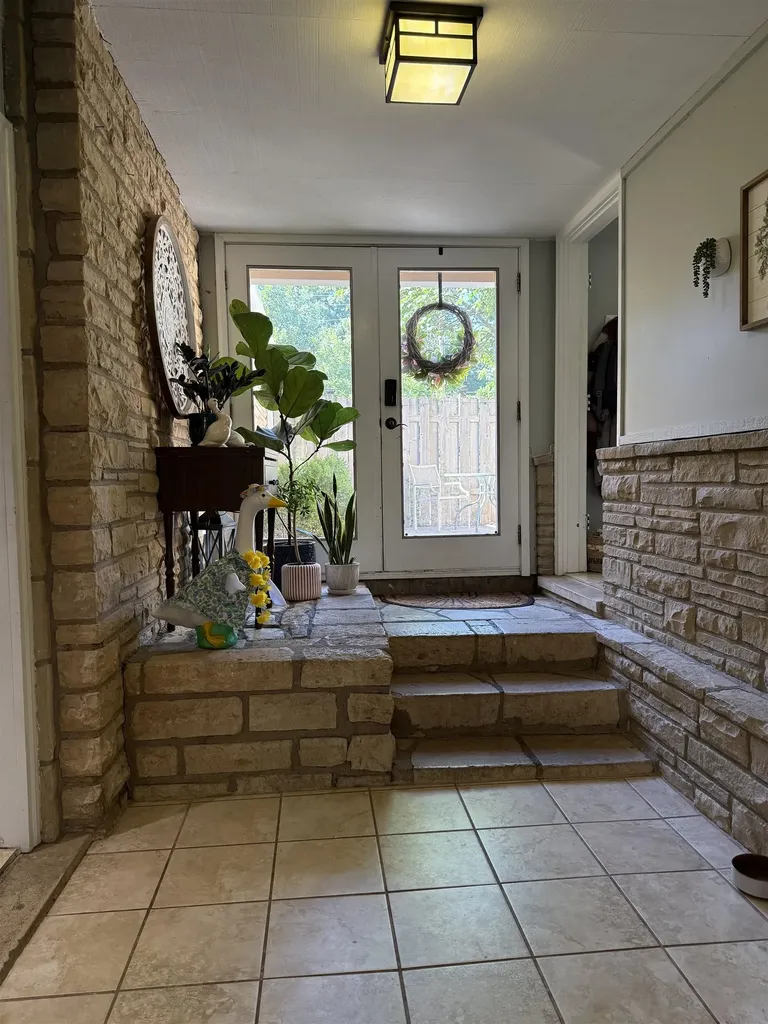 23 Crestwood Drive Arkansas City KS 67005