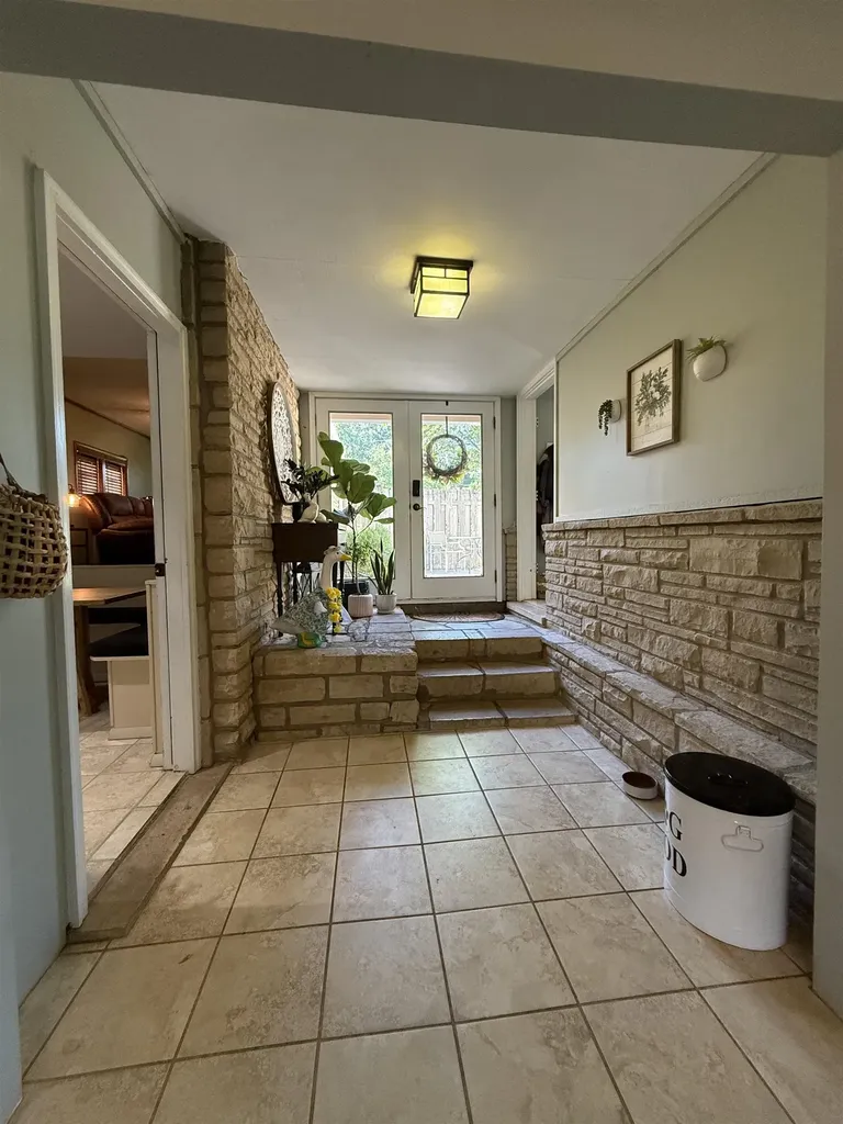 23 Crestwood Drive Arkansas City KS 67005