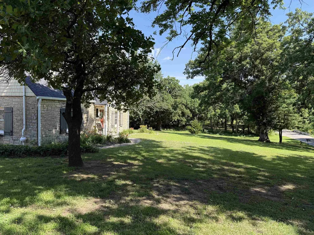 23 Crestwood Drive Arkansas City KS 67005