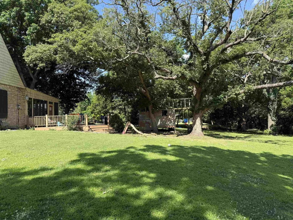 23 Crestwood Drive Arkansas City KS 67005