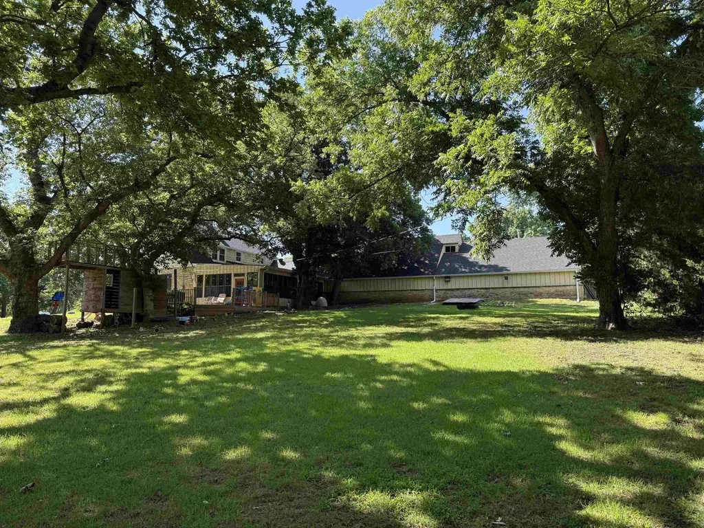 23 Crestwood Drive Arkansas City KS 67005