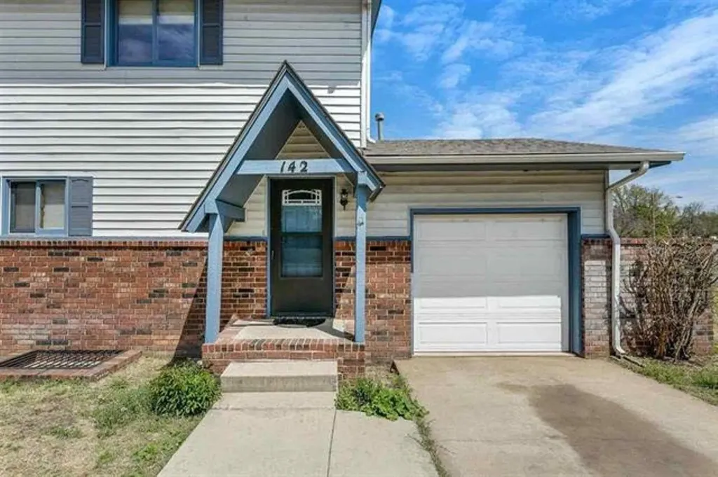 142 E Wood Avenue Clearwater KS 67026