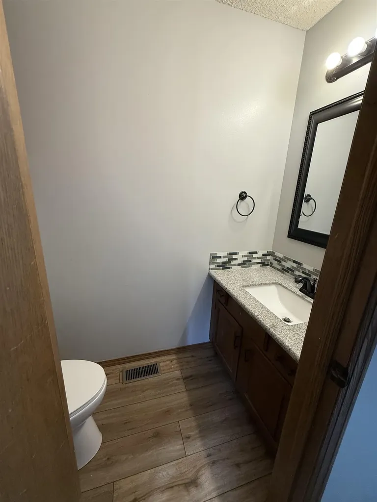 142 E Wood Avenue Clearwater KS 67026