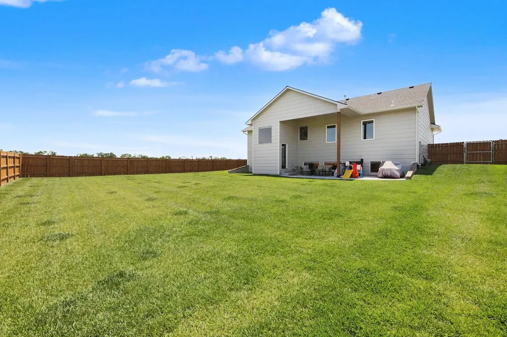 3401 S Linden Court Wichita KS 67210