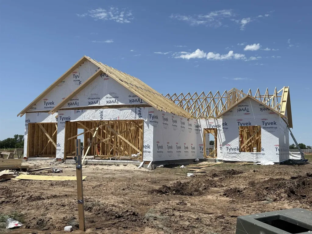 114 E Hickam Street Derby KS 67037
