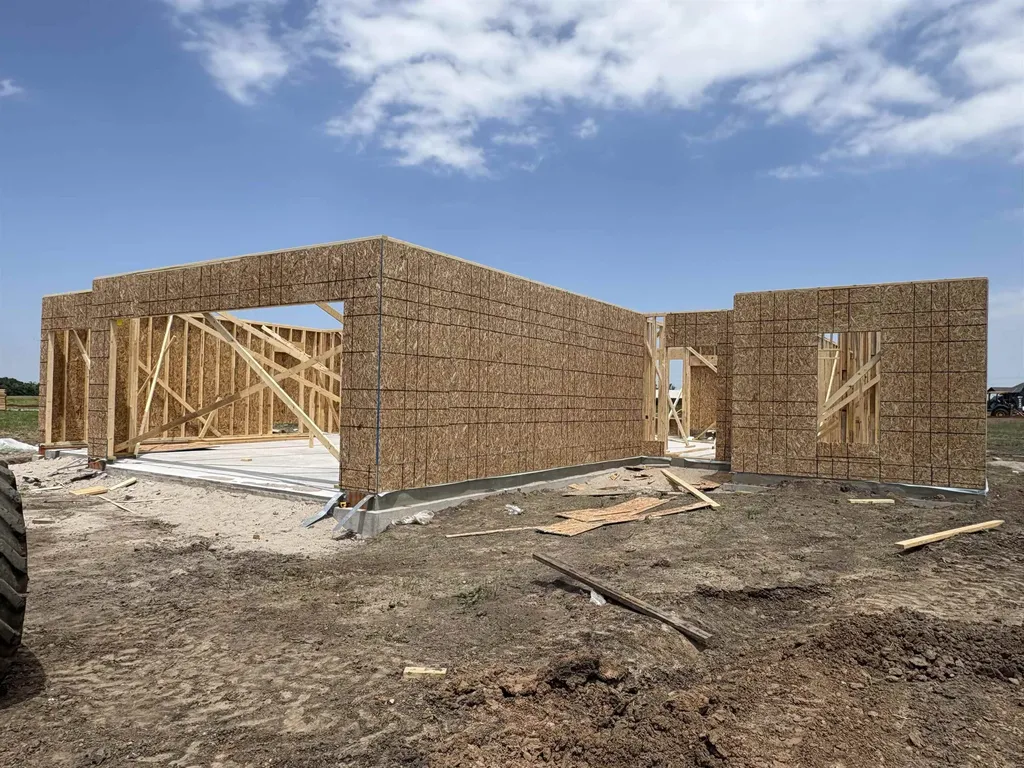 114 E Hickam Street Derby KS 67037