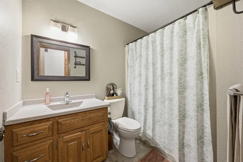 1300 E Cresthill Road Derby KS 67037-2169