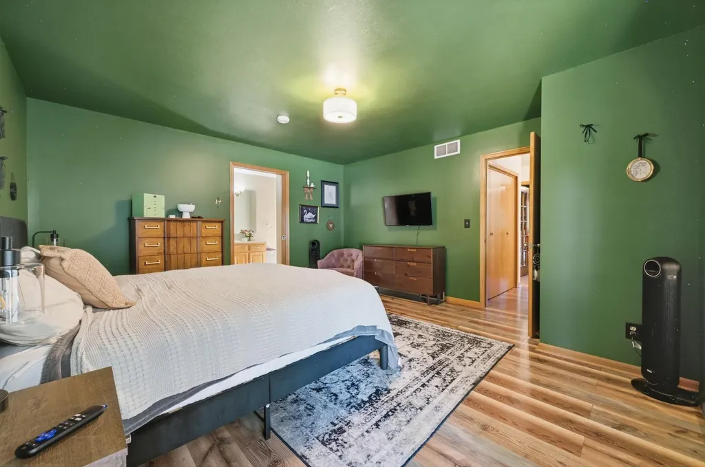 1300 E Cresthill Road Derby KS 67037-2169