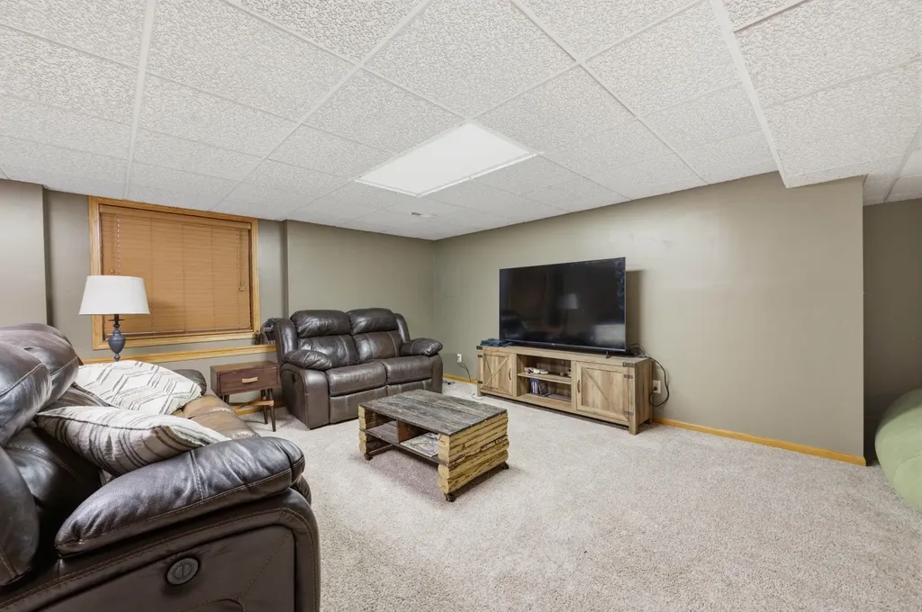 1300 E Cresthill Road Derby KS 67037-2169