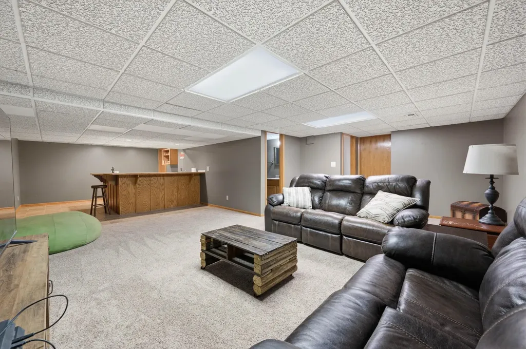1300 E Cresthill Road Derby KS 67037-2169