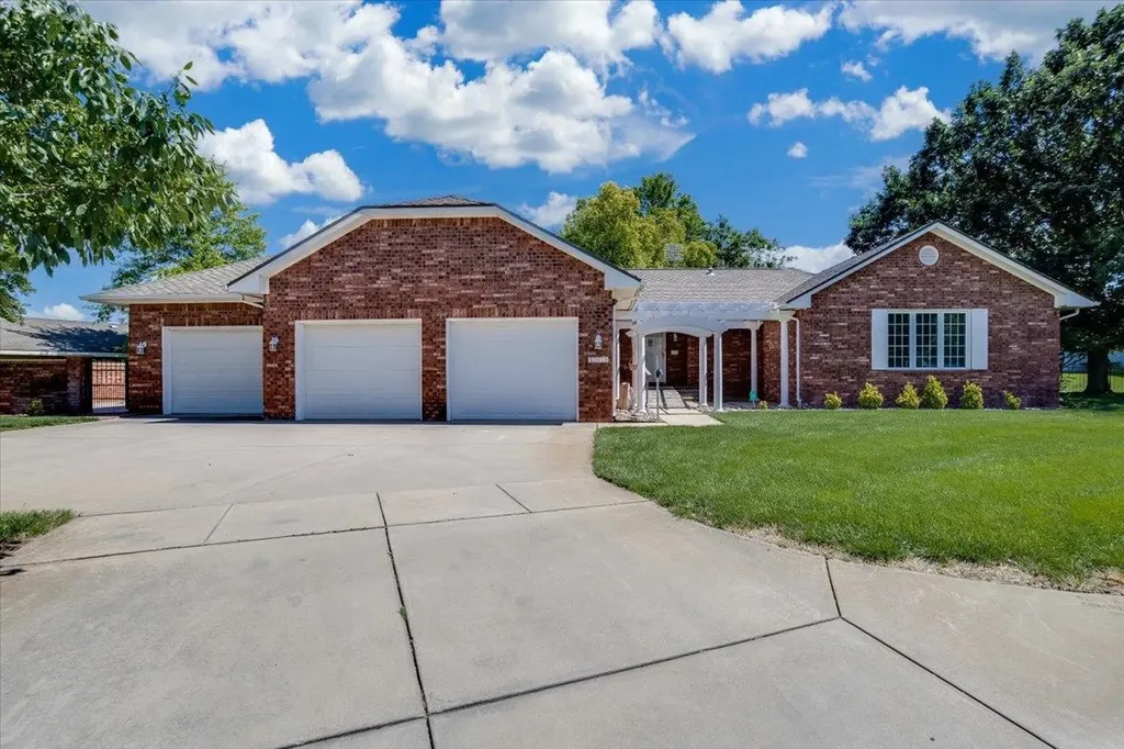 10531 W Millpond Street Wichita KS 67212