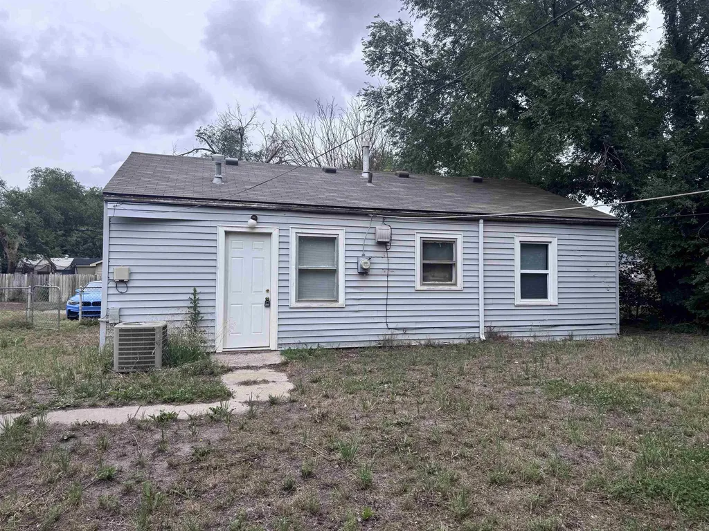 2929 E Idlewild Drive Wichita KS 67216