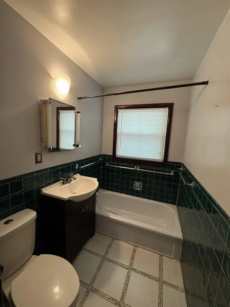1706 Mound Winfield KS 67156