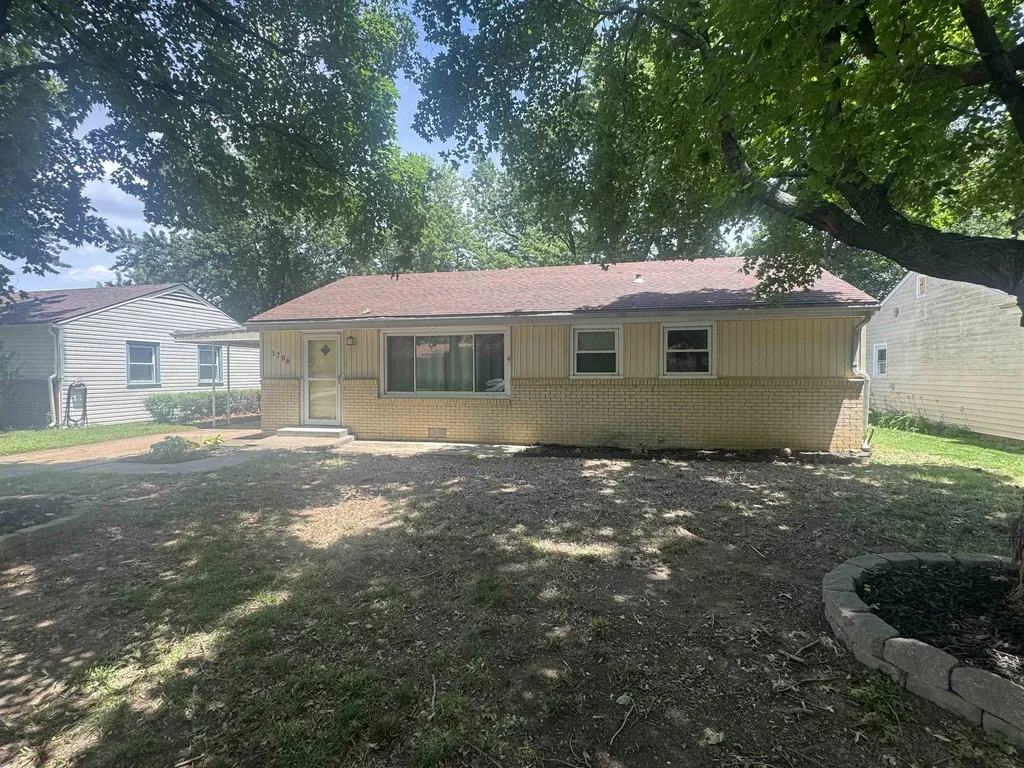 1706 Mound Winfield KS 67156