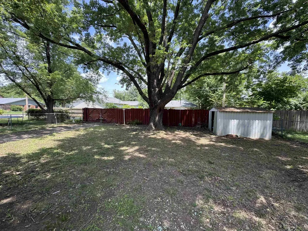 1706 Mound Winfield KS 67156