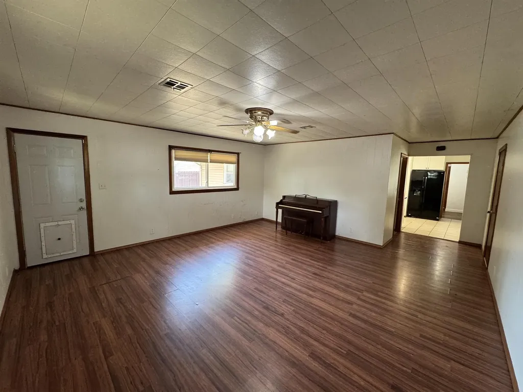 1706 Mound Winfield KS 67156