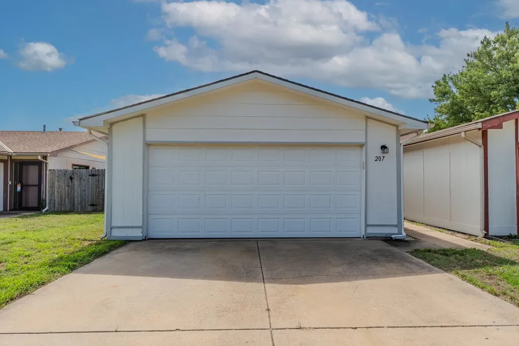207 S Westview Drive Derby KS 67037