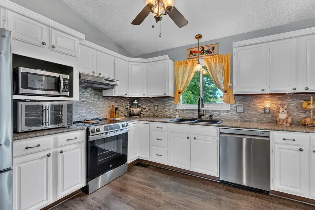 1713 E Cresthill Road Derby KS 67037