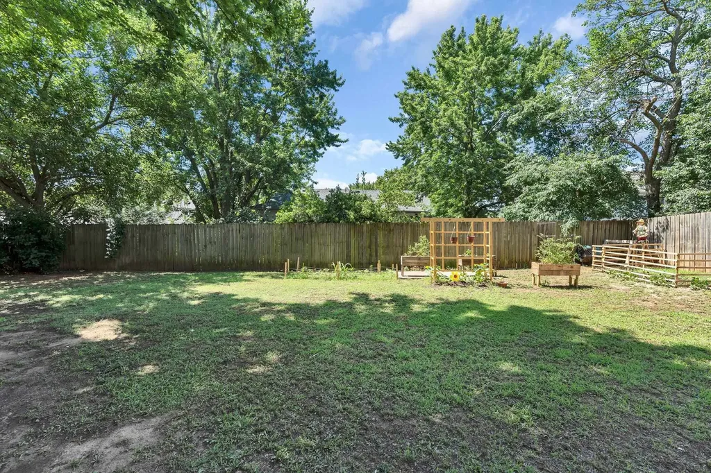 1713 E Cresthill Road Derby KS 67037