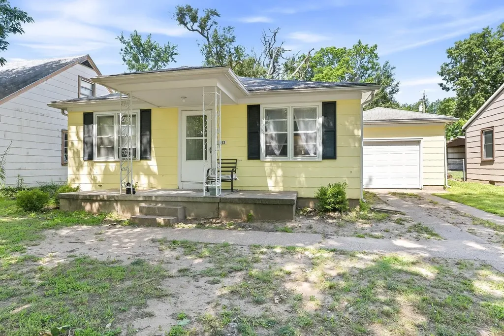 1513 N 3rd Arkansas City KS 67005-1527