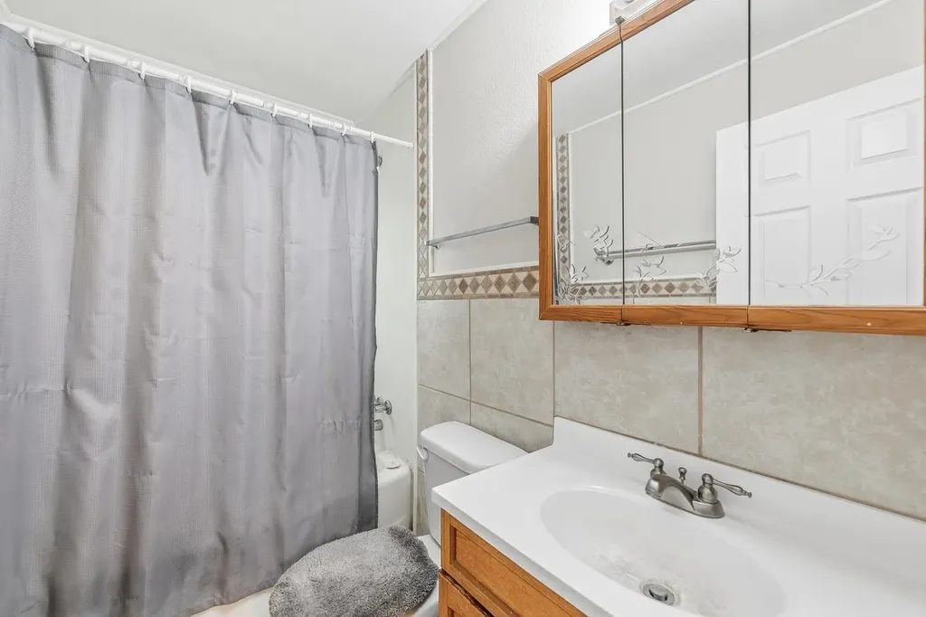 1513 N 3rd Arkansas City KS 67005-1527