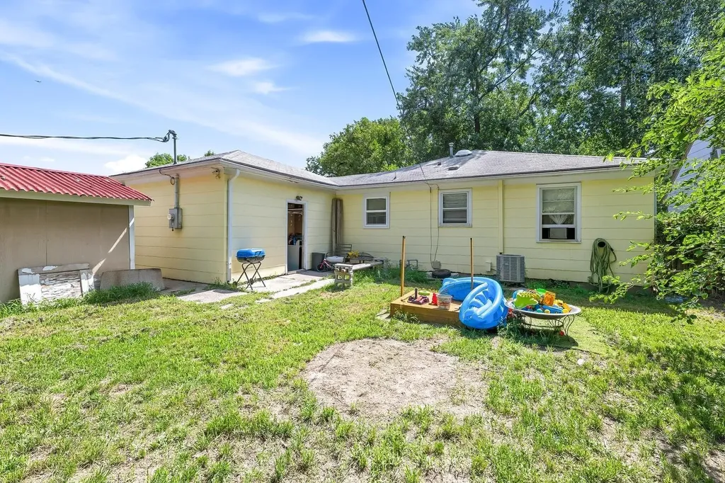 1513 N 3rd Arkansas City KS 67005-1527