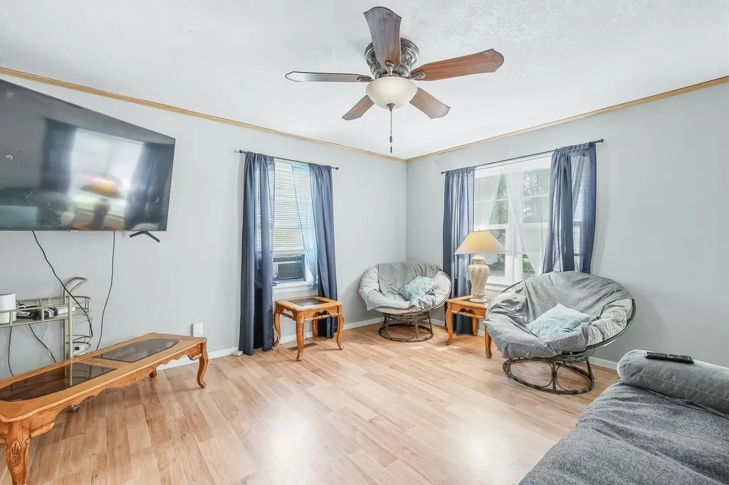 1513 N 3rd Arkansas City KS 67005-1527