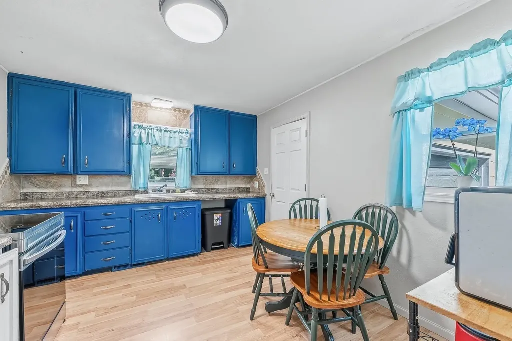 1513 N 3rd Arkansas City KS 67005-1527