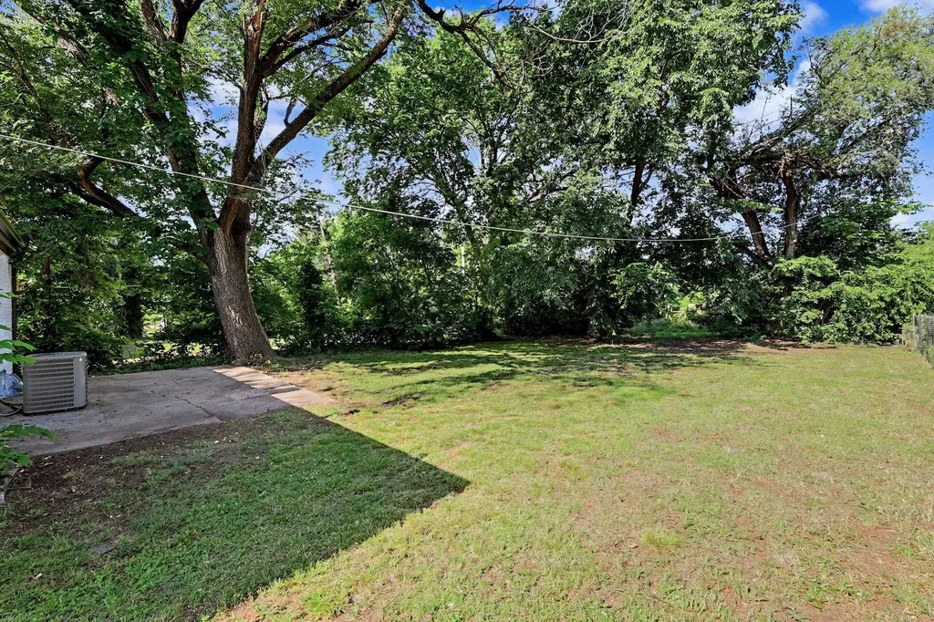 1937 N Piatt Avenue Wichita KS 67214-1831