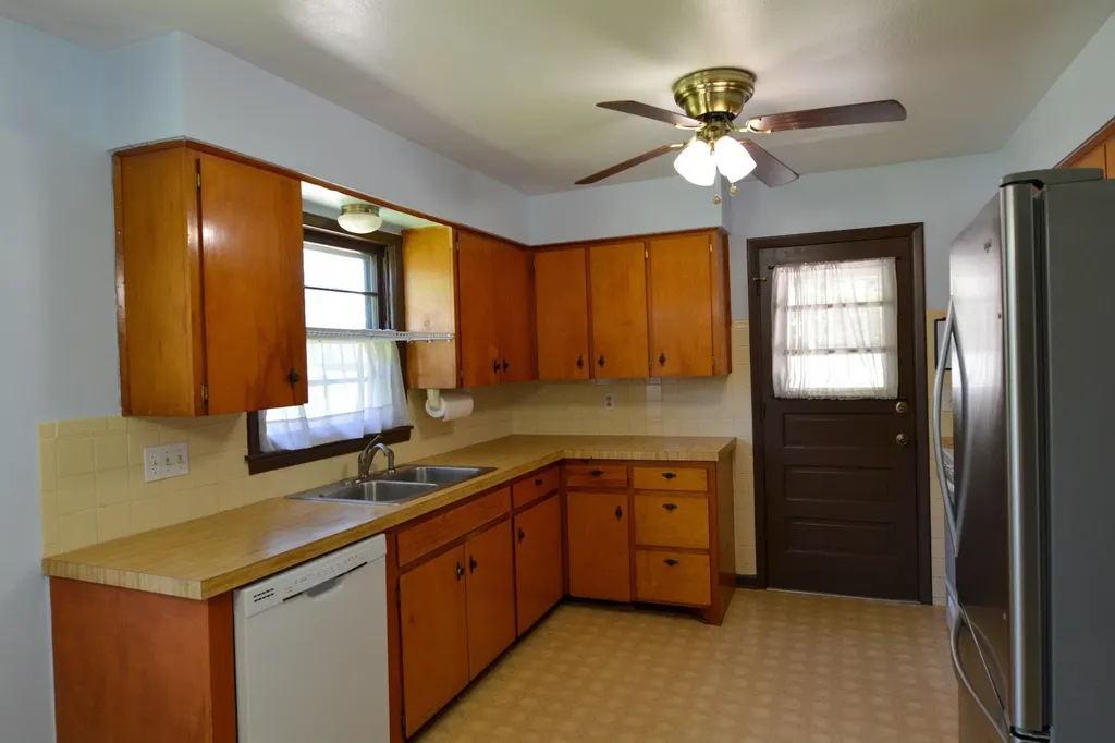 536 N Meeds Drive Valley Center KS 67147