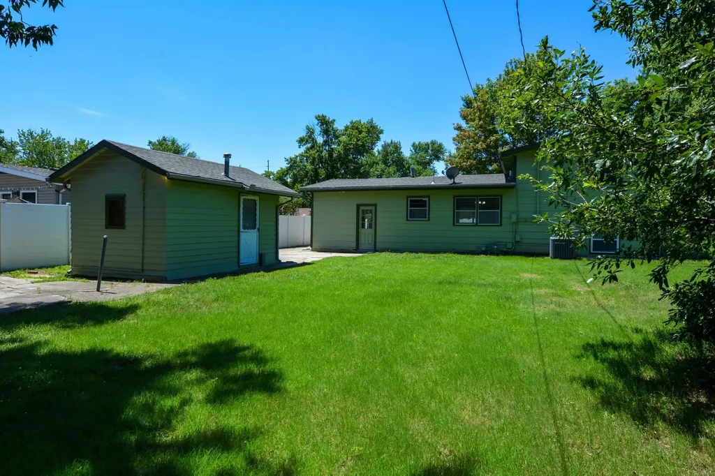 536 N Meeds Drive Valley Center KS 67147