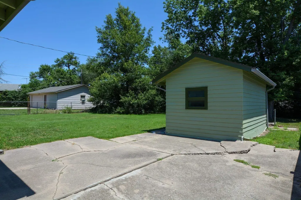 536 N Meeds Drive Valley Center KS 67147