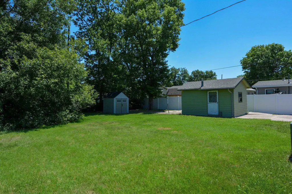 536 N Meeds Drive Valley Center KS 67147