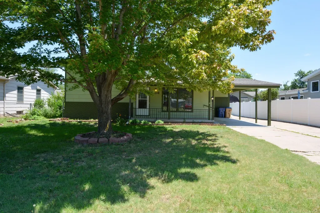 536 N Meeds Drive Valley Center KS 67147