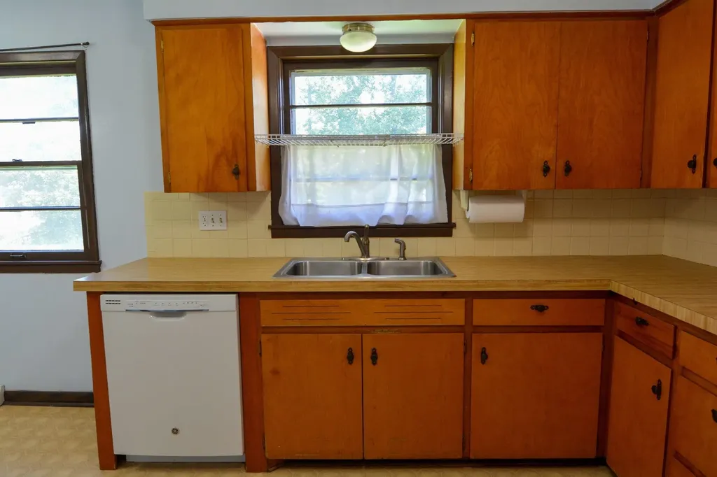 536 N Meeds Drive Valley Center KS 67147