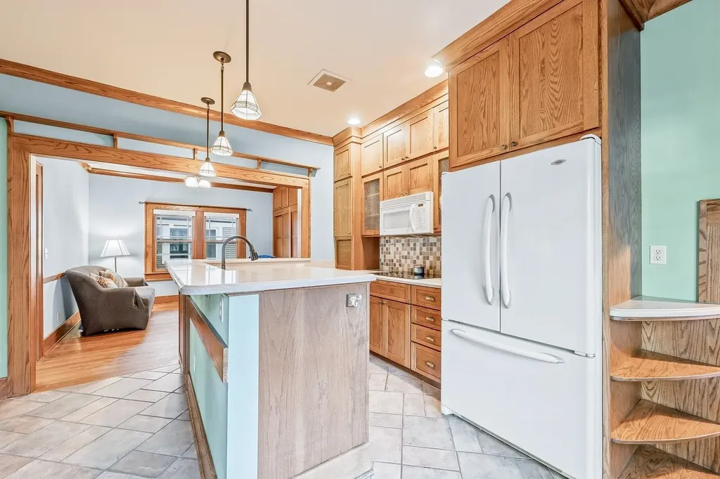 242 S Volutsia Avenue Wichita KS 67211-2040