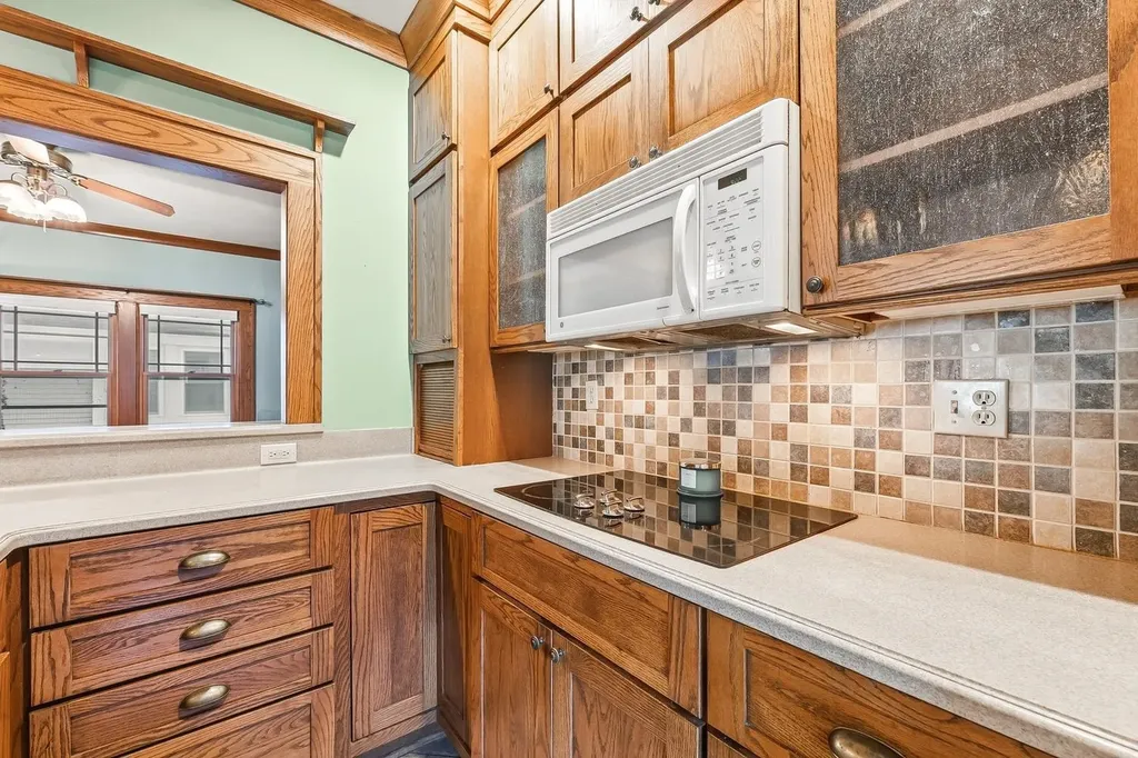 242 S Volutsia Avenue Wichita KS 67211-2040